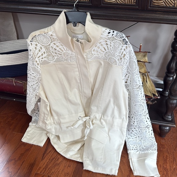 Venus Lace Contrast Utility Jacket - Picture 6 of 15